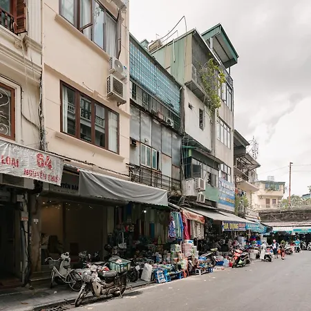 Homestay Train Street View- Dong Xuan Market-2